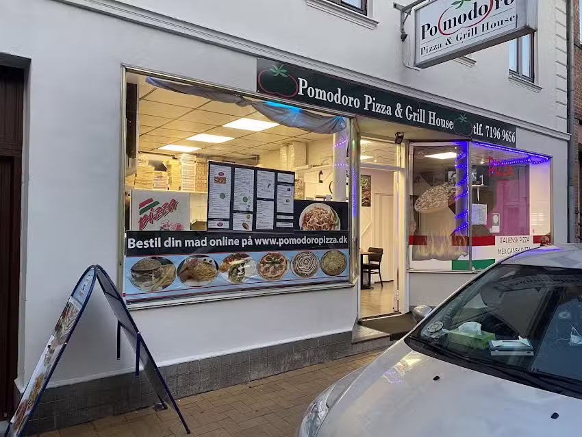 pomodoro pizza Grill Hous