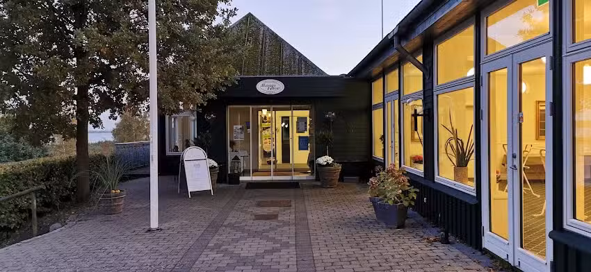 Restaurant Bangs Have