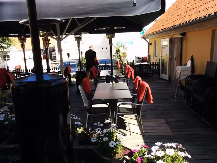 Restaurant & Cafe Mama Rosa L&oslash;nstrup