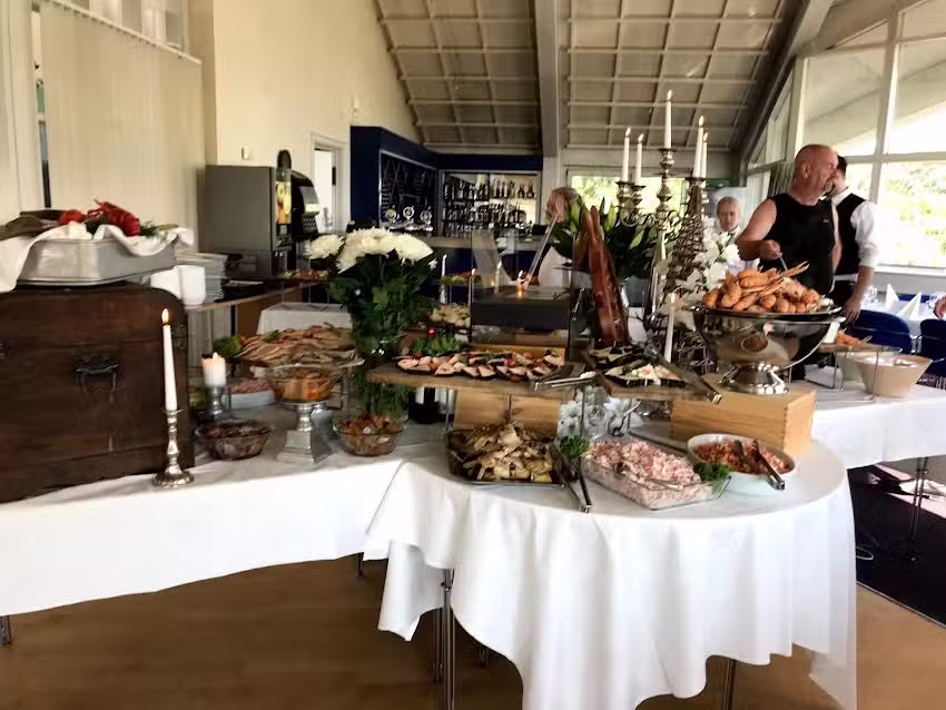 Restaurant Toftebjerg p&aring; L&oslash;gst&oslash;r Parkhotel