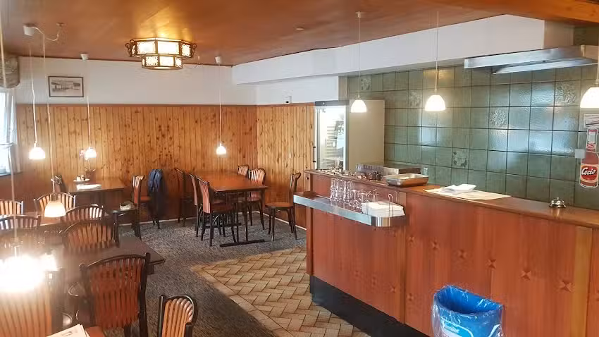 Roberts Grill-Bar Hue Nguyen