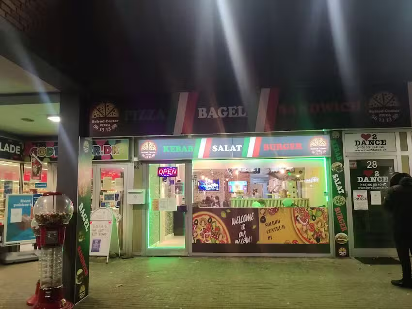 Solr&oslash;d Center Pizza