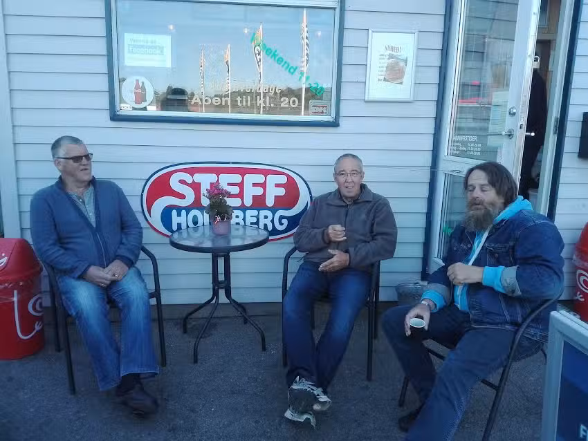 Starkgrillen &ldquo;MONA&rdquo; v/carsten averhoff