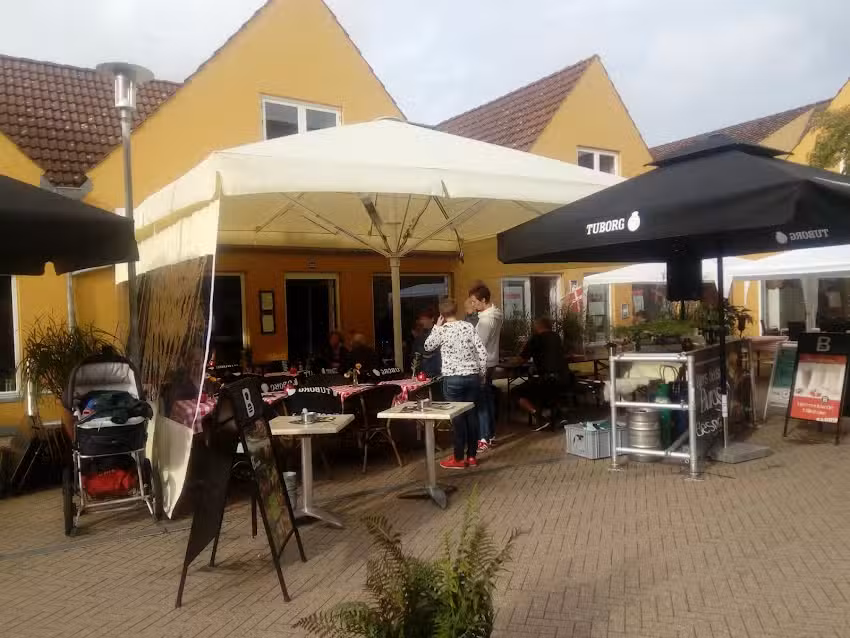 Tasty House Holb&aelig;k