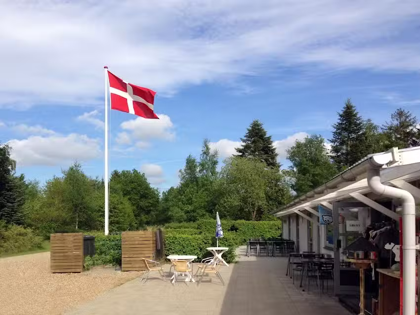 Teglg&aring;rdsparkens N&aelig;rk&oslash;b v/Nina Thomsen