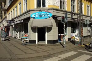 The Turning Chicken / Bowl