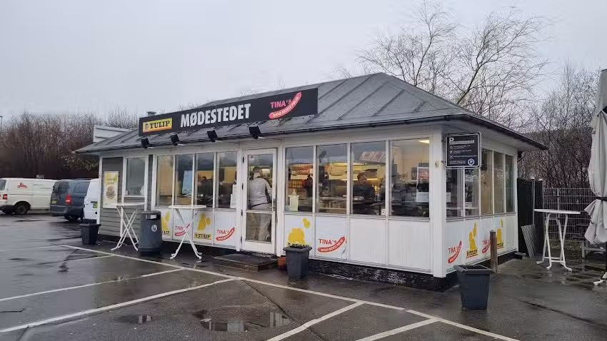 Tinas P&oslash;lser m&oslash;destedet