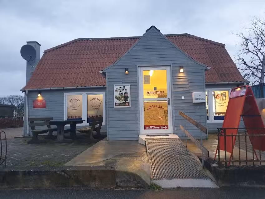Vester &Aring;by Pizzaria