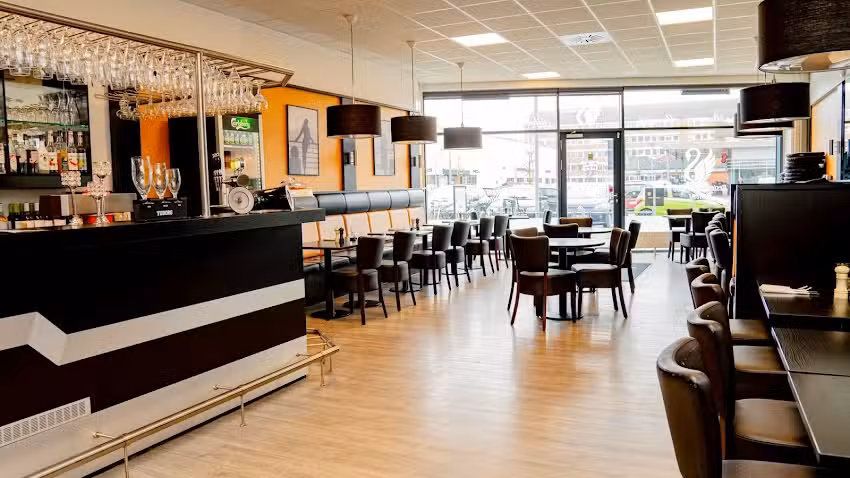 Wallenz Restaurant & Caf&eacute;