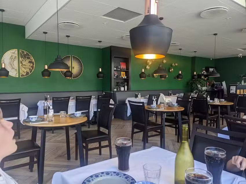 YI&bull;EAST Autentisk Kinesisk K&oslash;kken & Bar